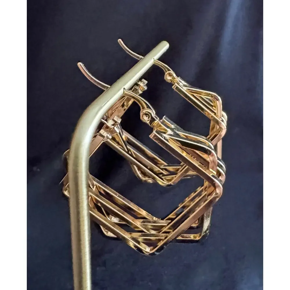 Unique Gold Stainless Steel Hoop Earrings with Saddleback Closure E177 - Picture 3 of 4